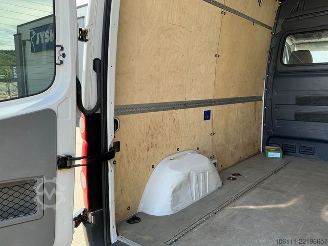 Minibusz VOLKSWAGEN Crafter Kasten 35 kurz L1H2 Hochdach