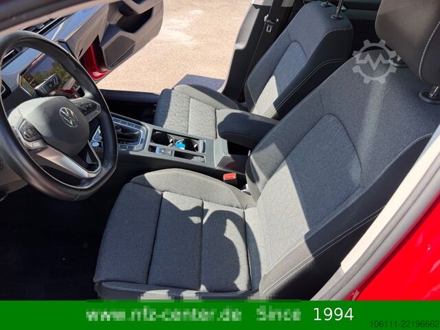 মিনিবাস VOLKSWAGEN Passat Variant Business 2,0TDI DSG ACC