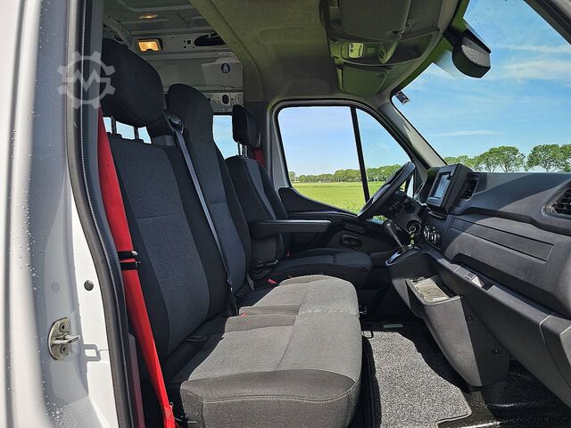 Mobil station wagon beratap tinggi RENAULT MASTER 2.3 L2H2 Dubbele Cabine