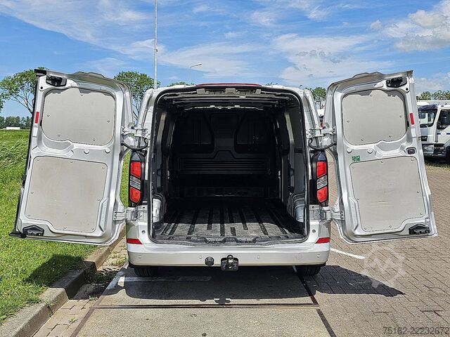 Mobil station wagon beratap tinggi FORD TRANSIT CUSTOM 2.0 L2 LIMITED 170Pk Nav