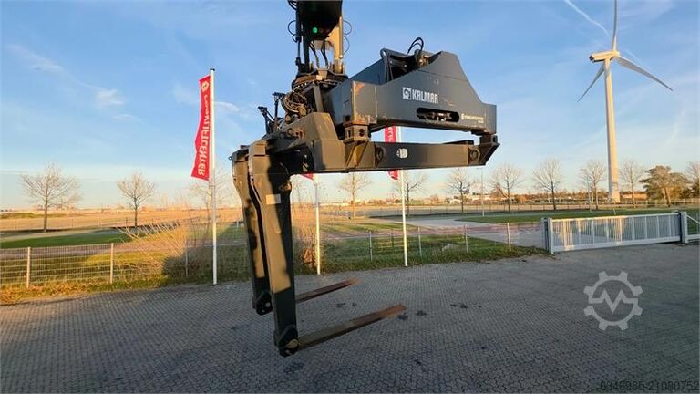Kalmar vikbara gaffelaggregat för ISO-spreder Kalmar Foldable Forks Attachment for ISO Spreaders