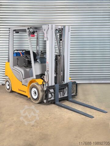 LPG ön yükleyici Jungheinrich TFG 430s - Service Neu + Garantie - nur 3.394 Std.