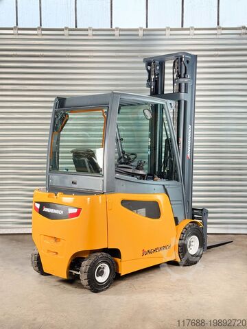 Elektrikli 4 tekerlekli Jungheinrich EFG S30 - Service Neu - Batterie 85% - 7.5m Hub