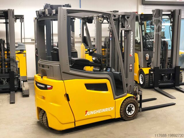 Električni trikolesnik Jungheinrich EFG 218k - Service Neu - Batterie 88% - Triplex