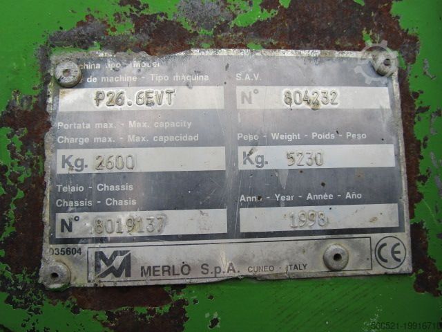 Άκαμπτος τηλεχειριστής Merlo P26.6 mit Schnellwechsler + Palettengabel
