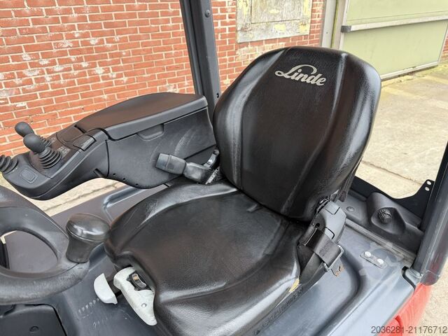 Elektriskais trīsriteņu iekrāvējs Linde E14-02