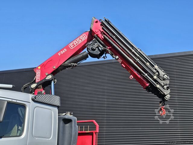 Laadplatform Volvo FM 460 8x4-4 / FASSI 36.5 t/m -8 x EXTENSION + ...
