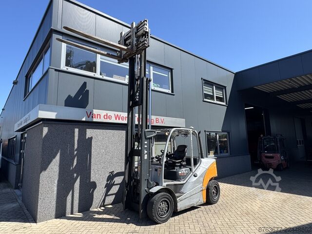 Still RX70-40 Triplo 400 Freelift / Külgnihutusega / Kahvlipositseerija konteineriveok Deutz Diesel  STILL RX70-40 Triplo 400 Freelift / Sideshift / Vorkversteller ContainerTruck Deutz Diesel 2014
