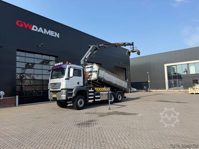크레인이 있는 티퍼 MAN TGS 28.480 6x4-4 BL Kipper / HMF 2420 K3