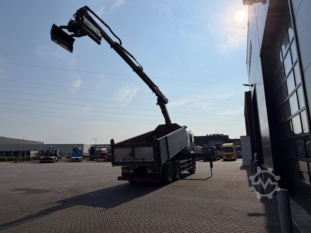 크레인이 있는 티퍼 MAN TGS 28.480 6x4-4 BL Kipper / HMF 2420 K3