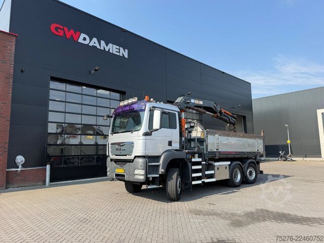 크레인이 있는 티퍼 MAN TGS 28.480 6x4-4 BL Kipper / HMF 2420 K3