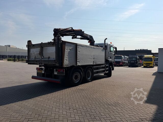 크레인이 있는 티퍼 MAN TGS 28.480 6x4-4 BL Kipper / HMF 2420 K3