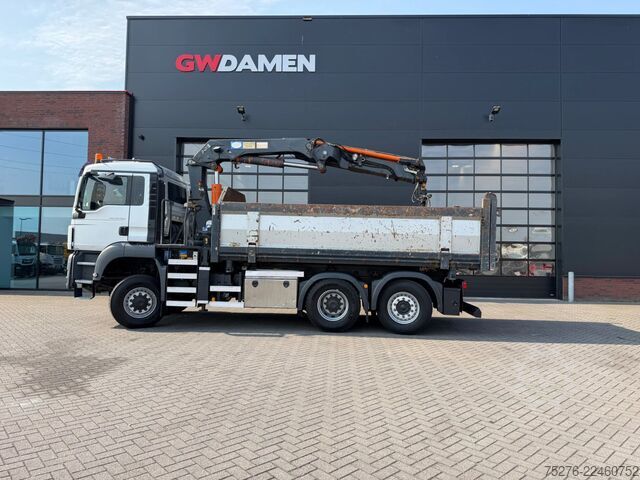 크레인이 있는 티퍼 MAN TGS 28.480 6x4-4 BL Kipper / HMF 2420 K3