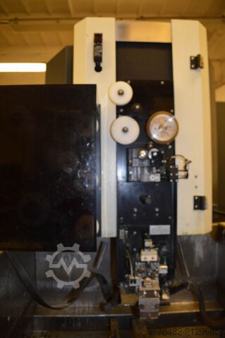 MAKINO DUO 43 дротяна електроерозійна машина MAKINO DUO 43 WIRE