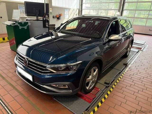 Microbuz VW Passat Variant Alltrack 4Motion 2.0 TDI HeadUP