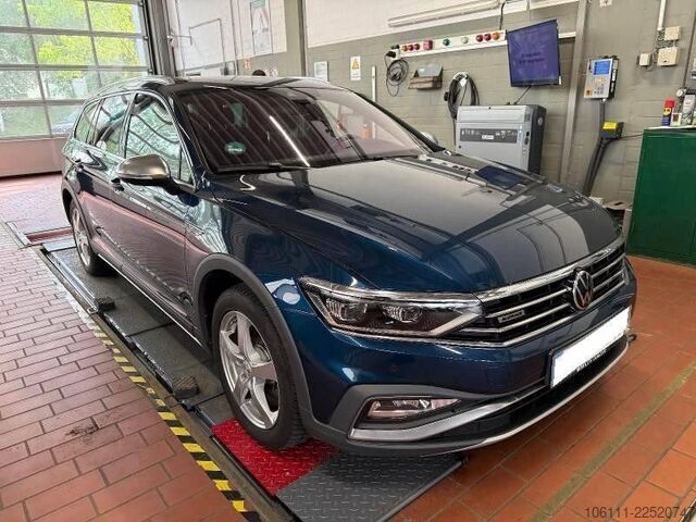 Microbuz VW Passat Variant Alltrack 4Motion 2.0 TDI HeadUP