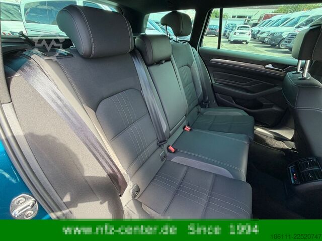 รถมินิบัส VW Passat Variant Alltrack 4Motion 2.0 TDI HeadUP
