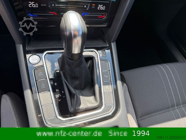รถมินิบัส VW Passat Variant Alltrack 4Motion 2.0 TDI HeadUP