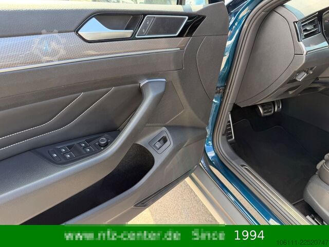 รถมินิบัส VW Passat Variant Alltrack 4Motion 2.0 TDI HeadUP