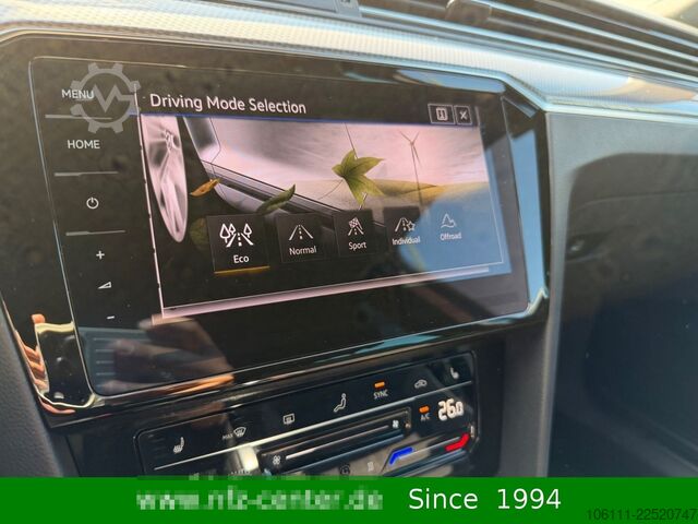 รถมินิบัส VW Passat Variant Alltrack 4Motion 2.0 TDI HeadUP