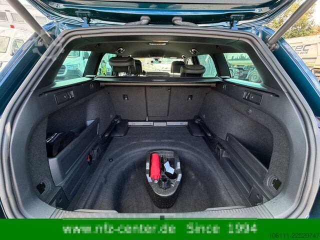รถมินิบัส VW Passat Variant Alltrack 4Motion 2.0 TDI HeadUP