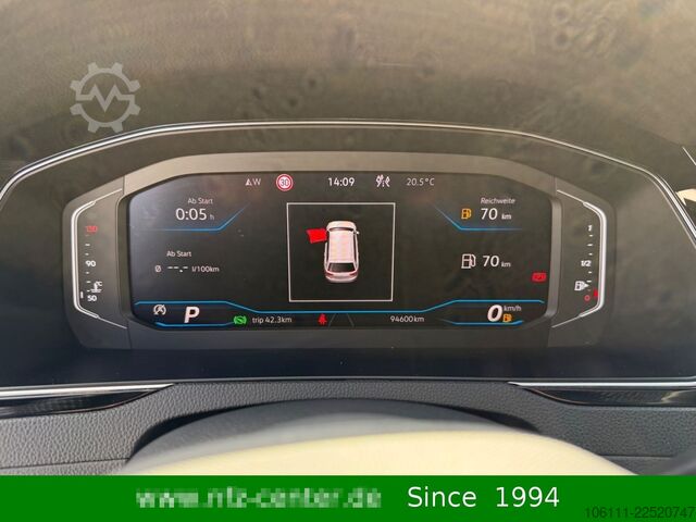 รถมินิบัส VW Passat Variant Alltrack 4Motion 2.0 TDI HeadUP