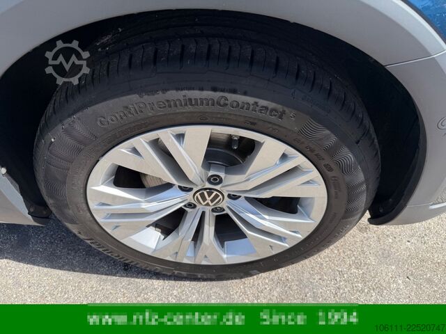 รถมินิบัส VW Passat Variant Alltrack 4Motion 2.0 TDI HeadUP