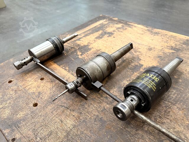 โต๊ะทำงานพร้อมอุปกรณ์ BEDRUNKA + HIRTH nan