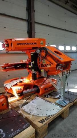 Kenderaan perhutanan C 450 with Autolubrification on Tilt Rotation