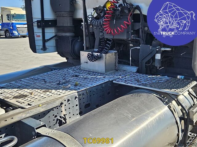 スタンダード-SZM Iveco S-Way 460
