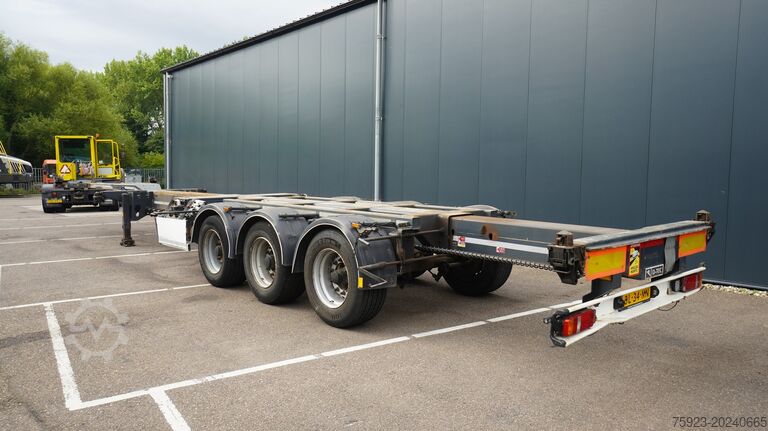 Container transportation D-tec 3 AXLE MULTI CONTAINER TRANSPORT TRAILER EXTEND...