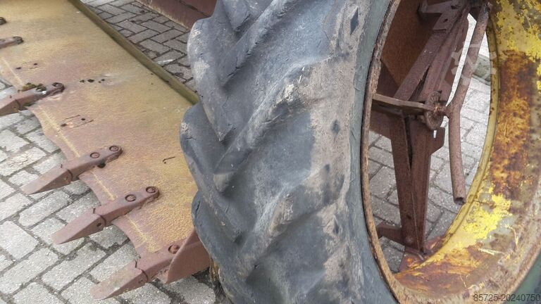 Neumático Goodyear dubbellucht
