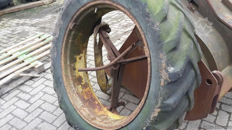 Neumático Goodyear dubbellucht