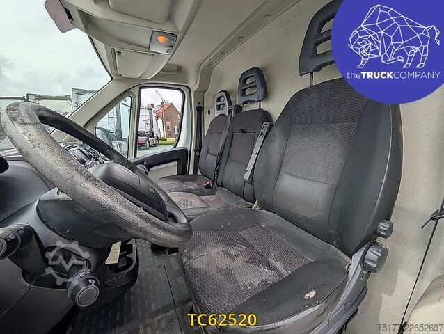 รถตู้ตู้ทึบ Peugeot Boxer 3t3 2l blue hdi 110 pack