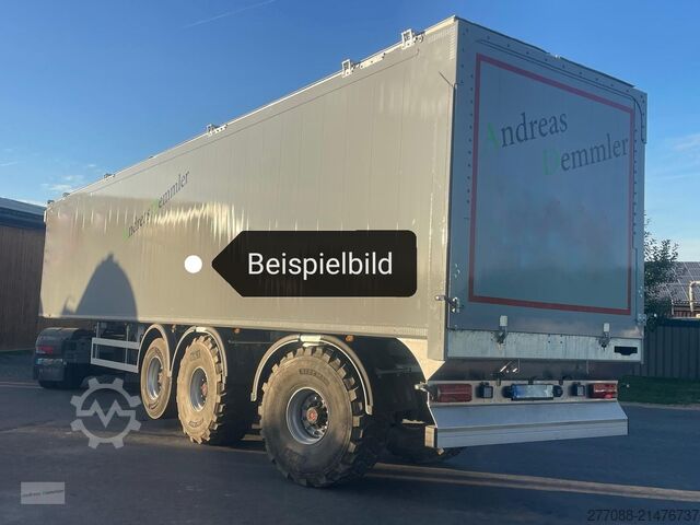 Ikäyvä lattiasemitraileri A. Demmler Agrotruck Schubboden