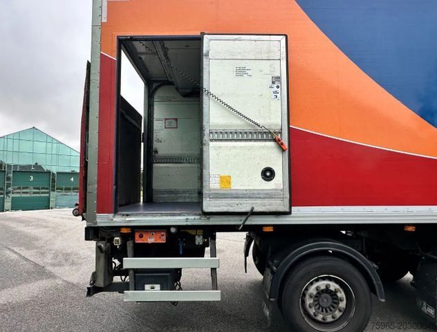 Semi-remorque frigorifique  Gray & Adams and CITY TRAILER CARRIER VECTOR 185
