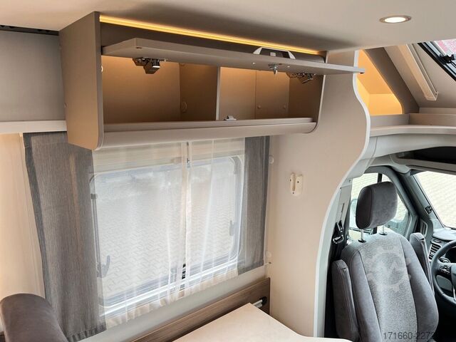 Poluintegrisani kamper CARADO Edition25 T Ford 447 Bi-Xenon*Hubbett*Automatik