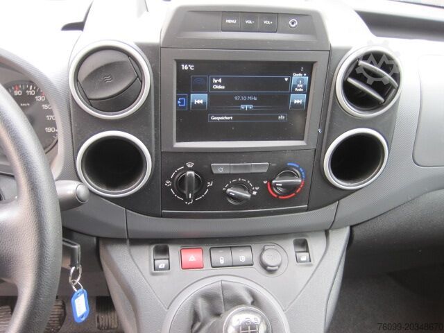 Camionnette sur mesure Peugeot Partner 1.6 HDI Cateringausbau 3-Sitzer