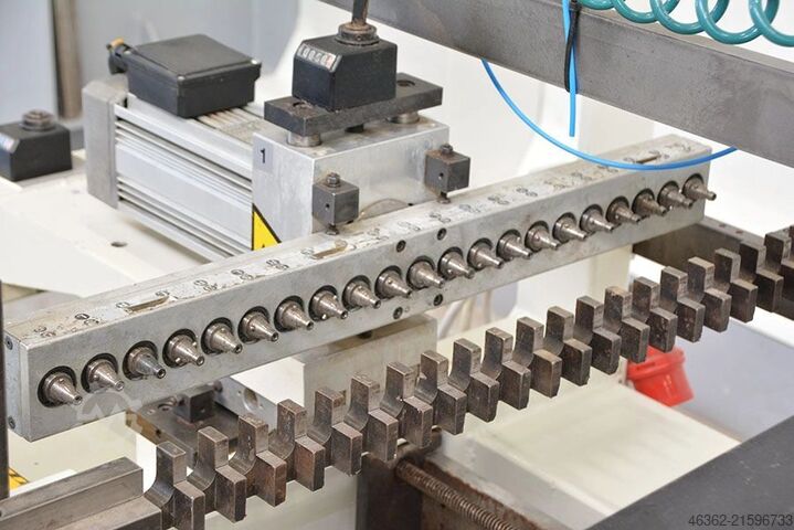 מכונת קידוח דרך חורים SCM Multitech Plus