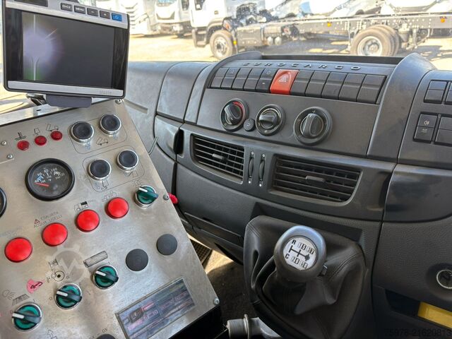 משאית עירונית Iveco Eurocargo 100E18K