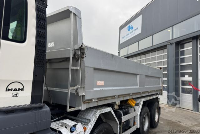 Ανατρεπόμενο φορτηγό MAN TGS 37.480 8x4 Moser