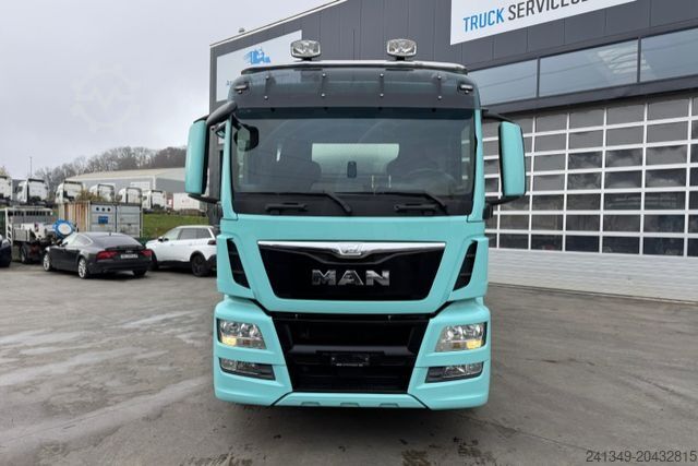 Camion-citerne MAN TGS 26.440 6x2 Isoliert Milchtank 3 Kammern