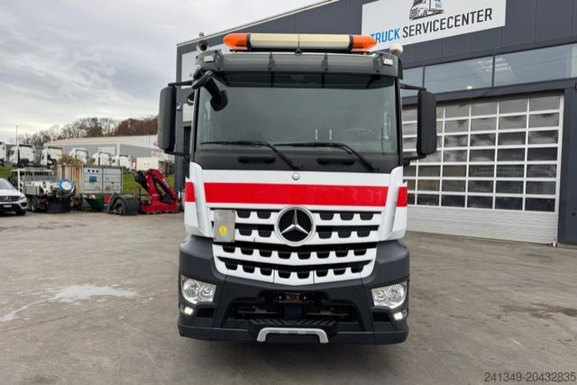 Grue montée sur camion MERCEDES-BENZ Arocs 3251 8x4 Fassi 660 6-6