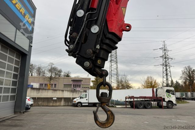Grue montée sur camion MERCEDES-BENZ Arocs 3251 8x4 Fassi 660 6-6