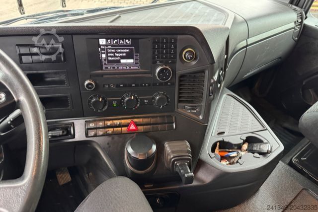 Grue montée sur camion MERCEDES-BENZ Arocs 3251 8x4 Fassi 660 6-6