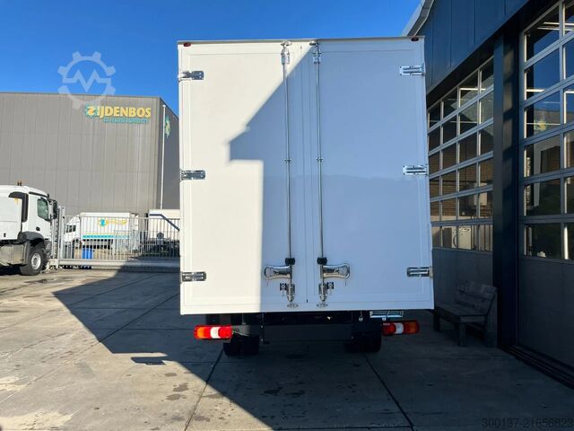 Kofer Mercedes-Benz Accelo 915 4x2 Closed Cargo Truck