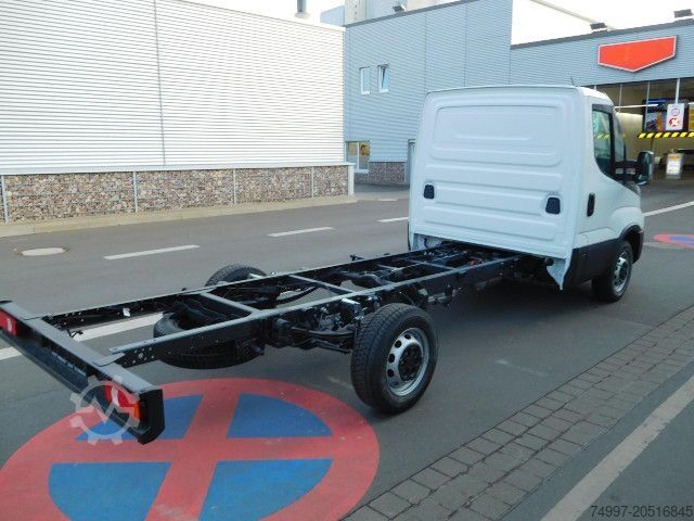 Refrigerated truck IVECO 35S16HA8 Hi-Matic  LED