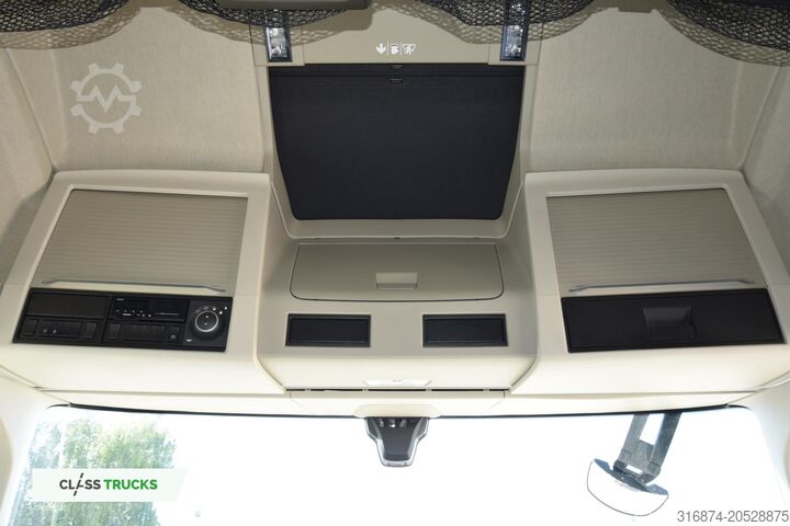 Standard tractor unit VOLVO FH 500 Globetrotter XL Varios