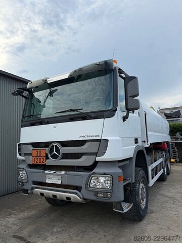 Tankwagen Mercedes-Benz Actros 3341