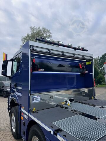 Camião de plataforma MAN TGS 35.540  Maschinentransporter mit Rampen